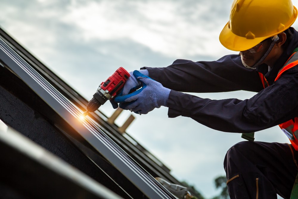 Sheet Metal Roofing Installed by a Roofing Contractor